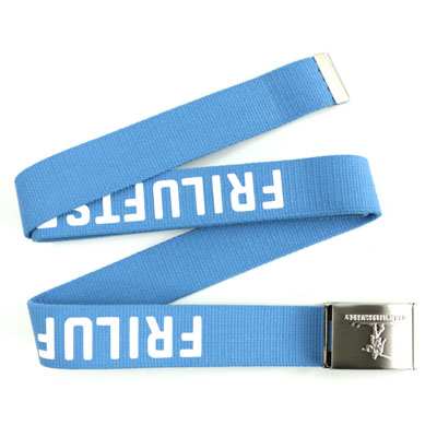 品牌藍色帆布腰帶，帆布質感搭配品牌標誌